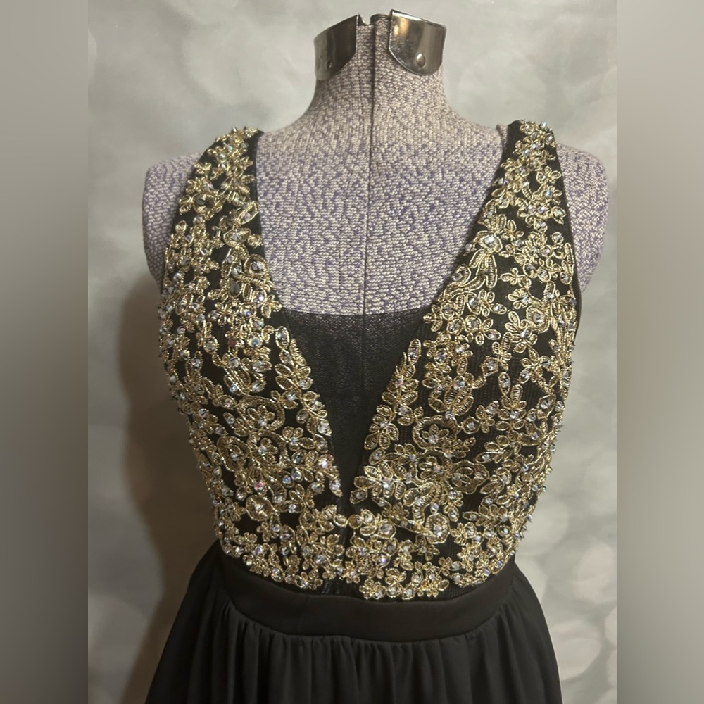 Honey and Rosie formal dress size 3‎